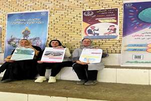  برپایی میز خدمت سلامت روان اجتماعی و اعتیاد و سنجش فشار خون و قند خون شهروندان از سوی کارشناسان شبکه بهداشت و درمان مرودشت