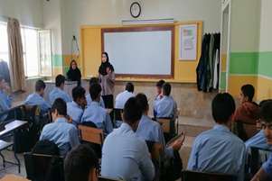 برگزاری کلاس‌های آموزشی تغذیه در مدارس مرودشت به منظور مکمل‌ یاری آهن و ویتامین D