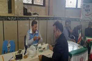  برپایی میز خدمت به مناسبت هفته دفاع مقدس و هفته جهانی قلب در مرودشت