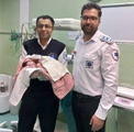معجزه زندگی در جاده دشتک از بخش درودزن؛ تولد سالم نوزاد عشایری در آمبولانس اورژانس در مسیر مرودشت