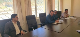 بازدید از یک مرکز خدمات سلامت روستایی و یک مرکز منتخب درمانی با هدف بررسی روند ارائه خدمات سلامت محور
